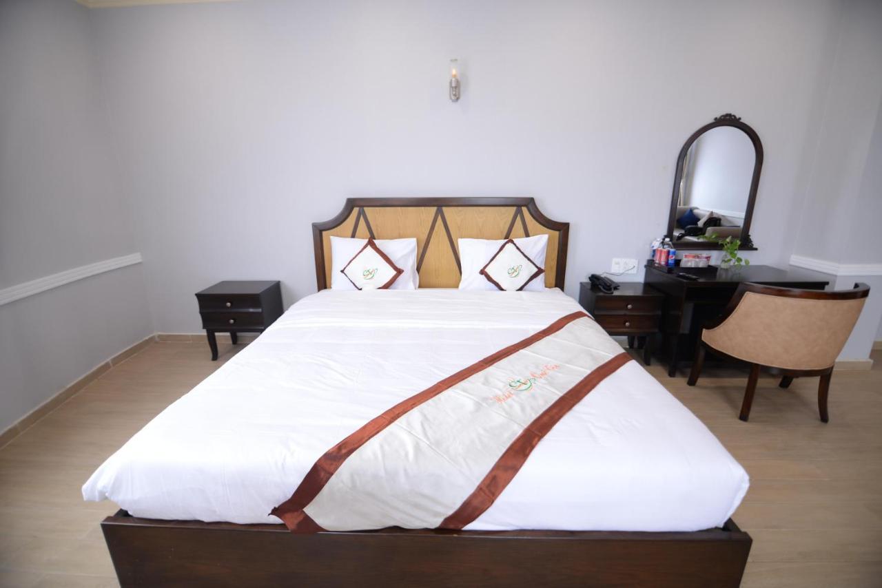 Que Toi Hotel Soc Trang Exterior photo